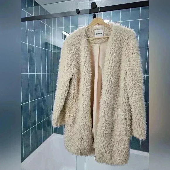 BB Dakota Faux Fur 70s Style Teddy Style Double Agent Cropped Trench, Large - Picture 2 of 5